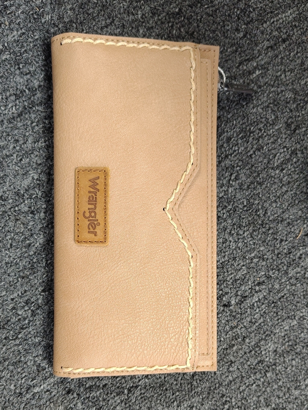 Wrangler Light Tan Leather Zip Wallet with Stitch Detail